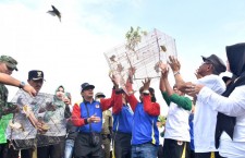 RIBUAN MASYARAKAT HADIRI PUNCAK PENYAMBUTAN PIALA ADIPURA KIRANA